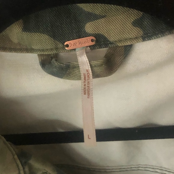 Short distressed camo jacket - Picture 5 of 7